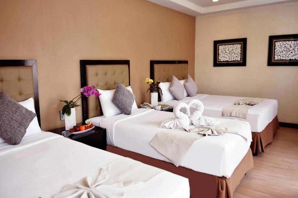 Aura One Hotel Baguio City Екстериор снимка