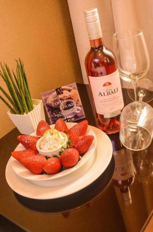 Aura One Hotel Baguio City Екстериор снимка