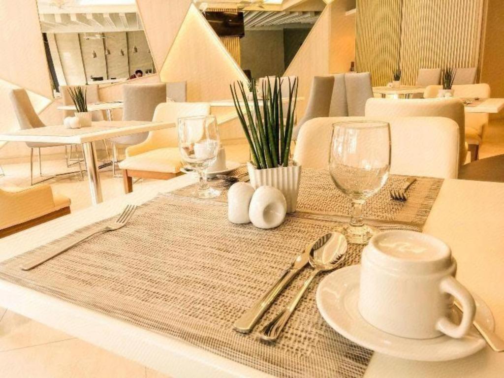 Aura One Hotel Baguio City Екстериор снимка